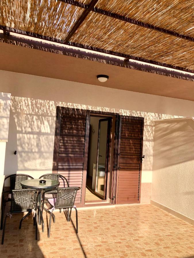 מילנה Hotel B&B Chamberlain מראה חיצוני תמונה