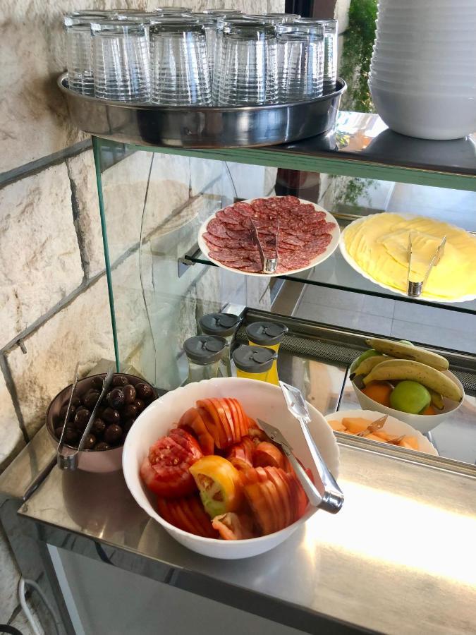מילנה Hotel B&B Chamberlain מראה חיצוני תמונה