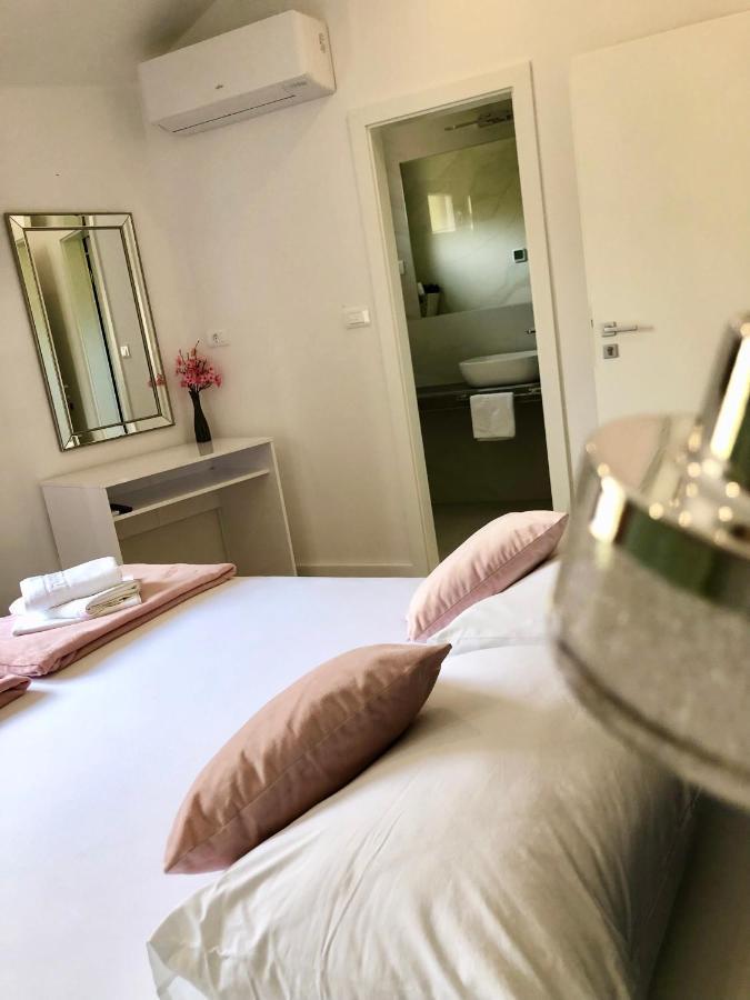 מילנה Hotel B&B Chamberlain מראה חיצוני תמונה